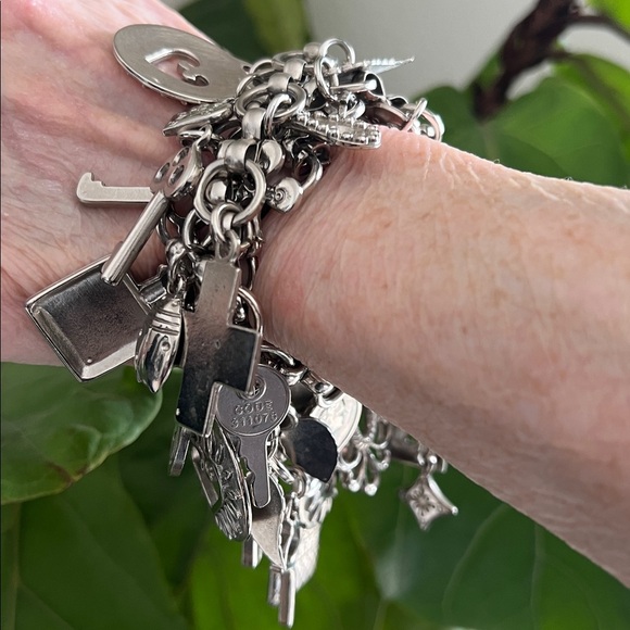 Women’s Silver Tone Charm Medallion Belt Necklace Bracelet main image 7
